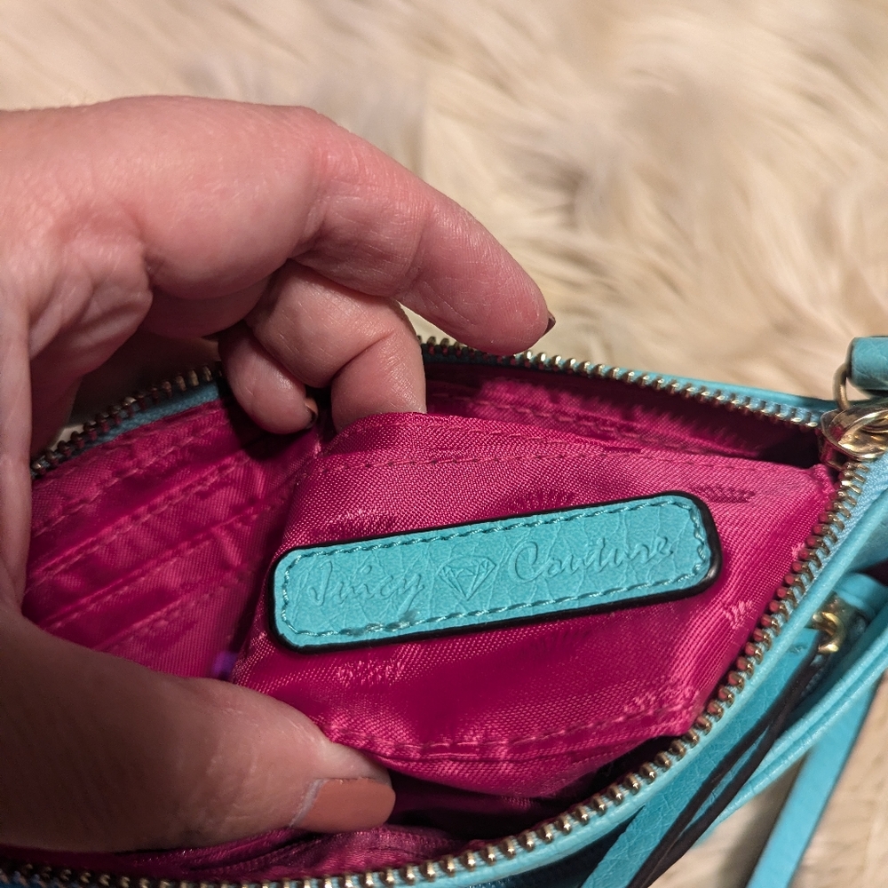 Juicy couture Wristlet - Picture 5 of 7